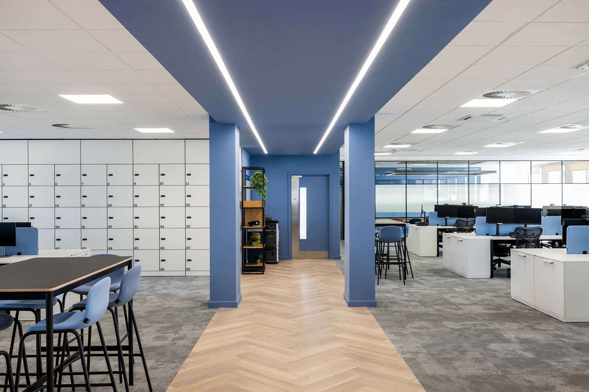 BA Euroflyer London new open plan office fit-out and commercial refurbishment with ergonomic workstations, lockers and collaboration areas