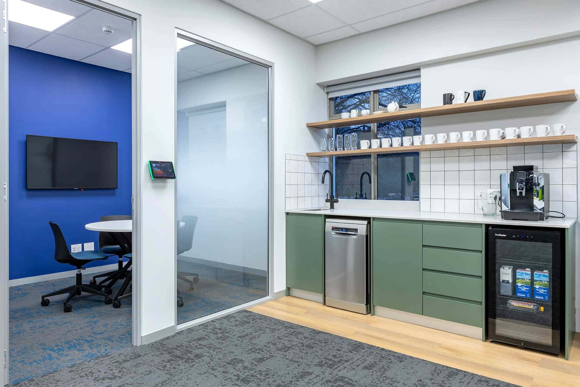 United Exports Paarl Coffee Station: Build small office, four-room office, and furniture.